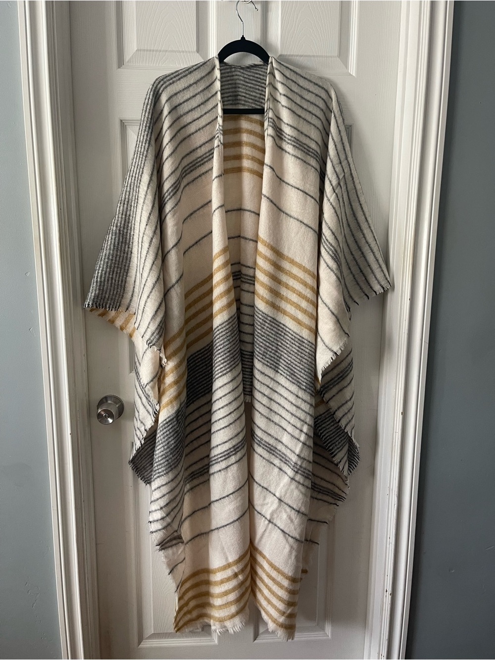 Billabong Beachy Striped Shawl Wrap in Cream, Black & Mustard - Brand: